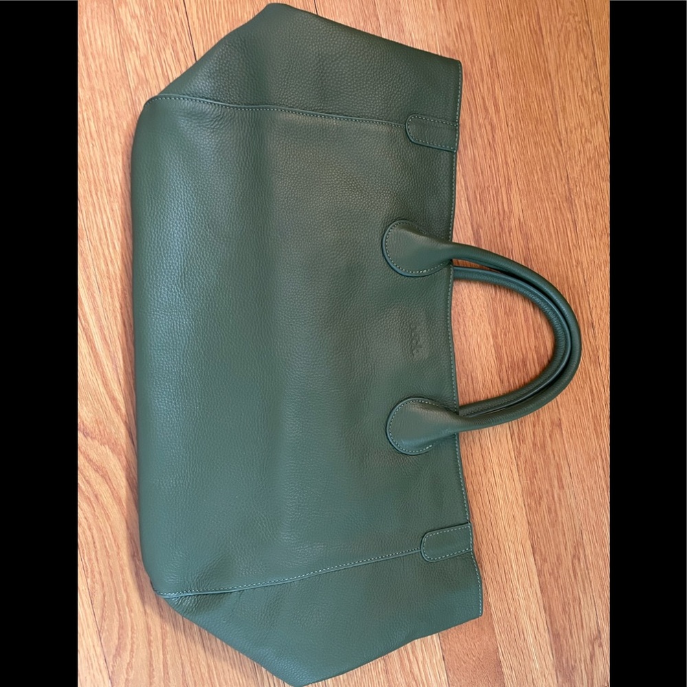 Medium Classic Leather Beck bag
